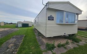 3 Bedroom Caravan Close To Beach And Fantasy Island